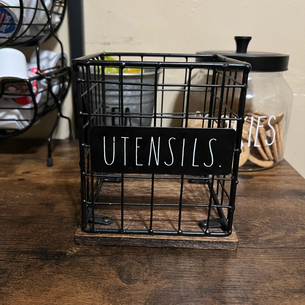 Rae Dunn utensil holder